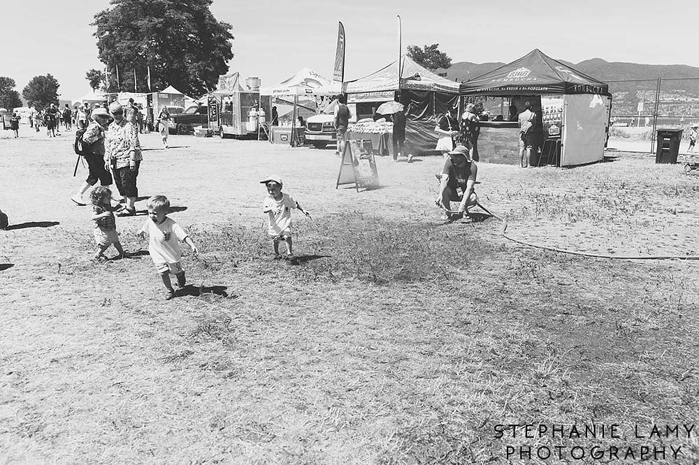 Ambiance at the 41st Vancouver Music Folk Festival in Jericho beach park on Sunday Jul 15, 2018, in Vancouver, BC, Canada - Photo © Stephanie Lamy