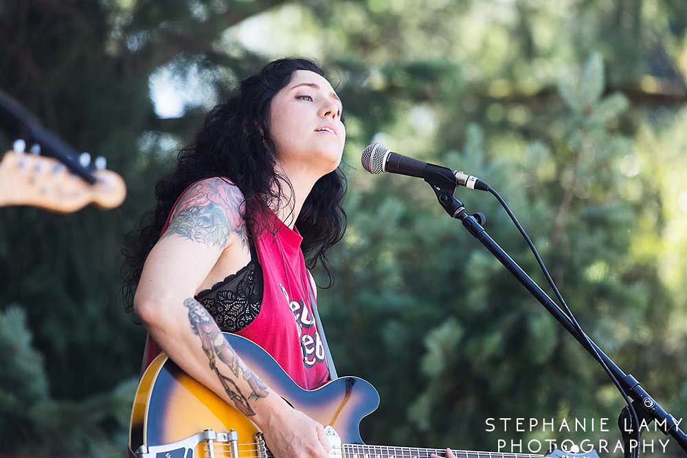 Jody Peck (guitar, vocals) with Skye Wallace at the 41st Vancouver Music Folk Festival in Jericho beach park on Sunday Jul 15, 2018, in Vancouver, BC, Canada - Photo © Stephanie Lamy