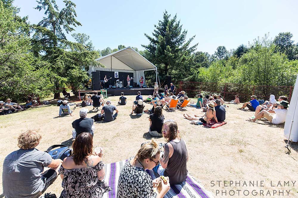 Ambiance at the 41st Vancouver Music Folk Festival in Jericho beach park on Sunday Jul 15, 2018, in Vancouver, BC, Canada - Photo © Stephanie Lamy