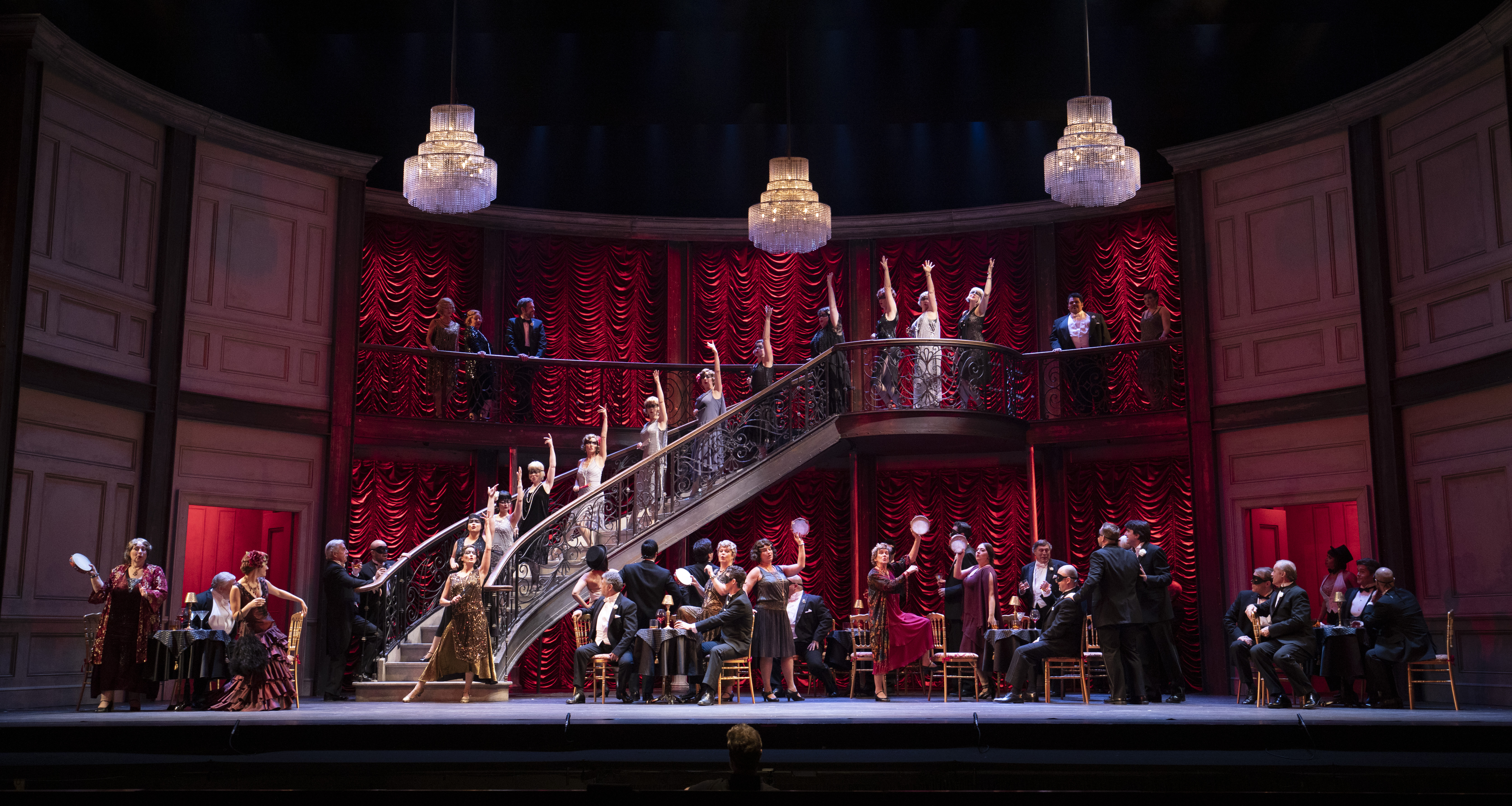 LaTraviata 2019 Vancouver Opera full stage - photo Tim Matheson